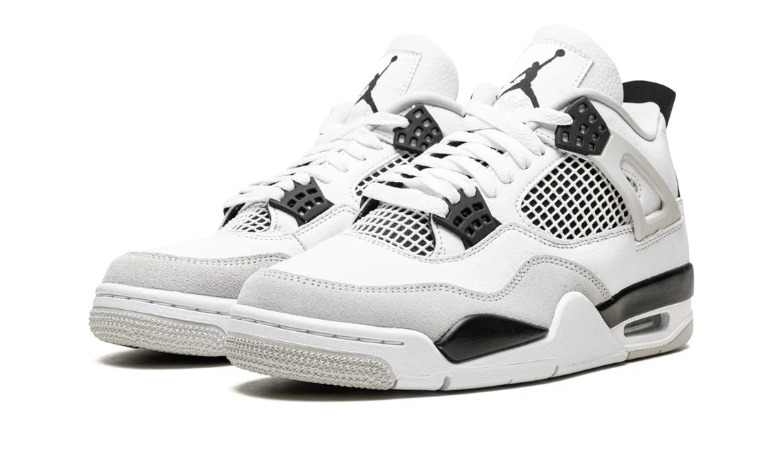 Air Jordan 4 « Noir militaire »