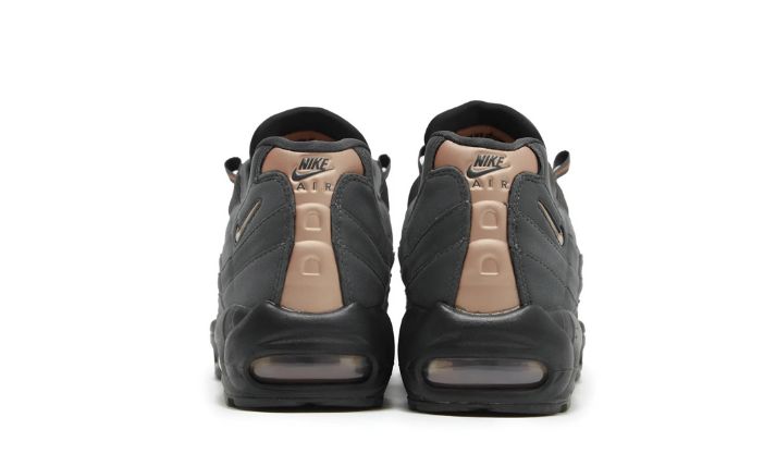 Nike Air Max 95 Essential « Triple Black »