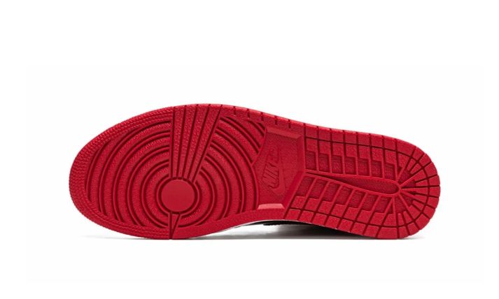 Air Jordan 1 Retro High OG "Bred Patent"