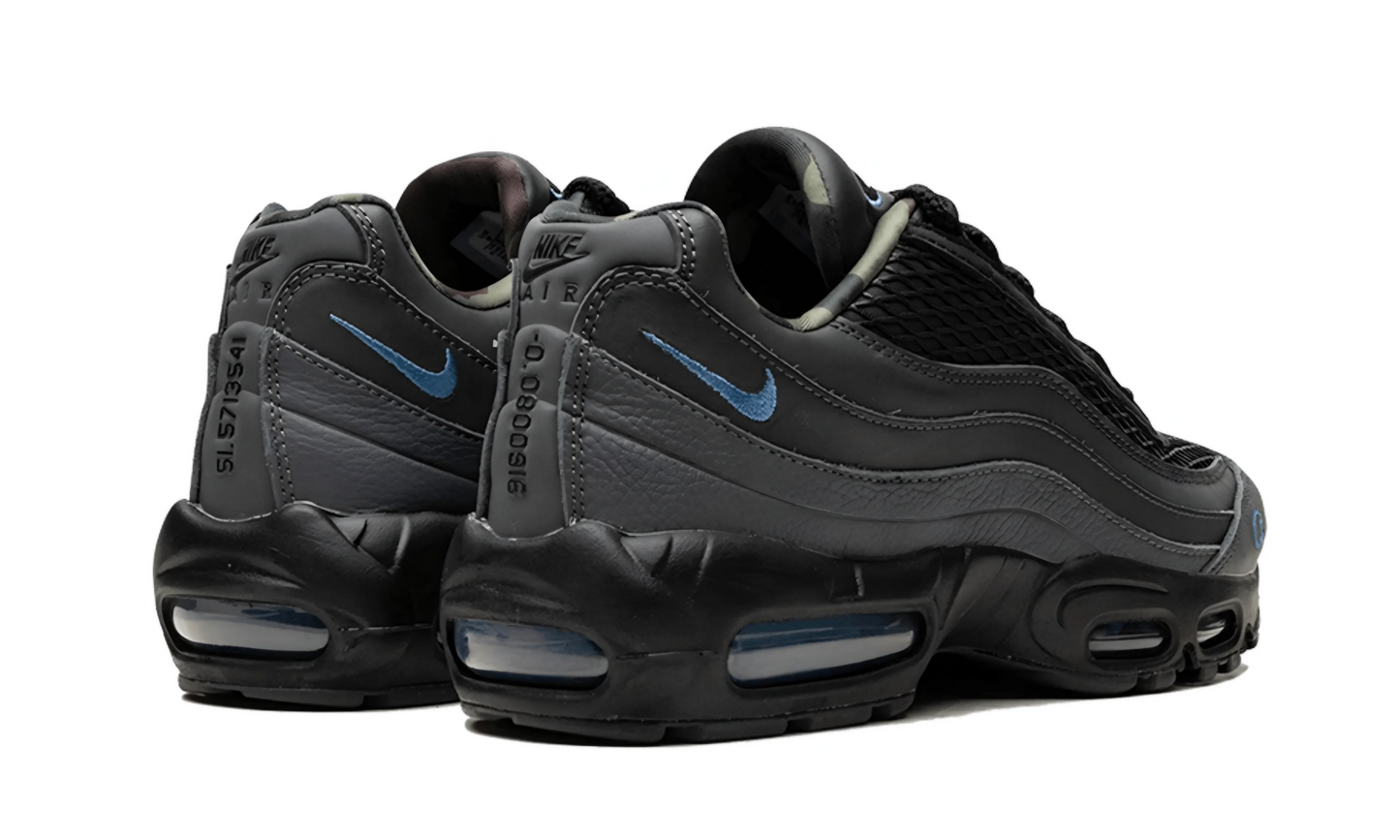 Nike Air Max 95 Essential « Triple Black »