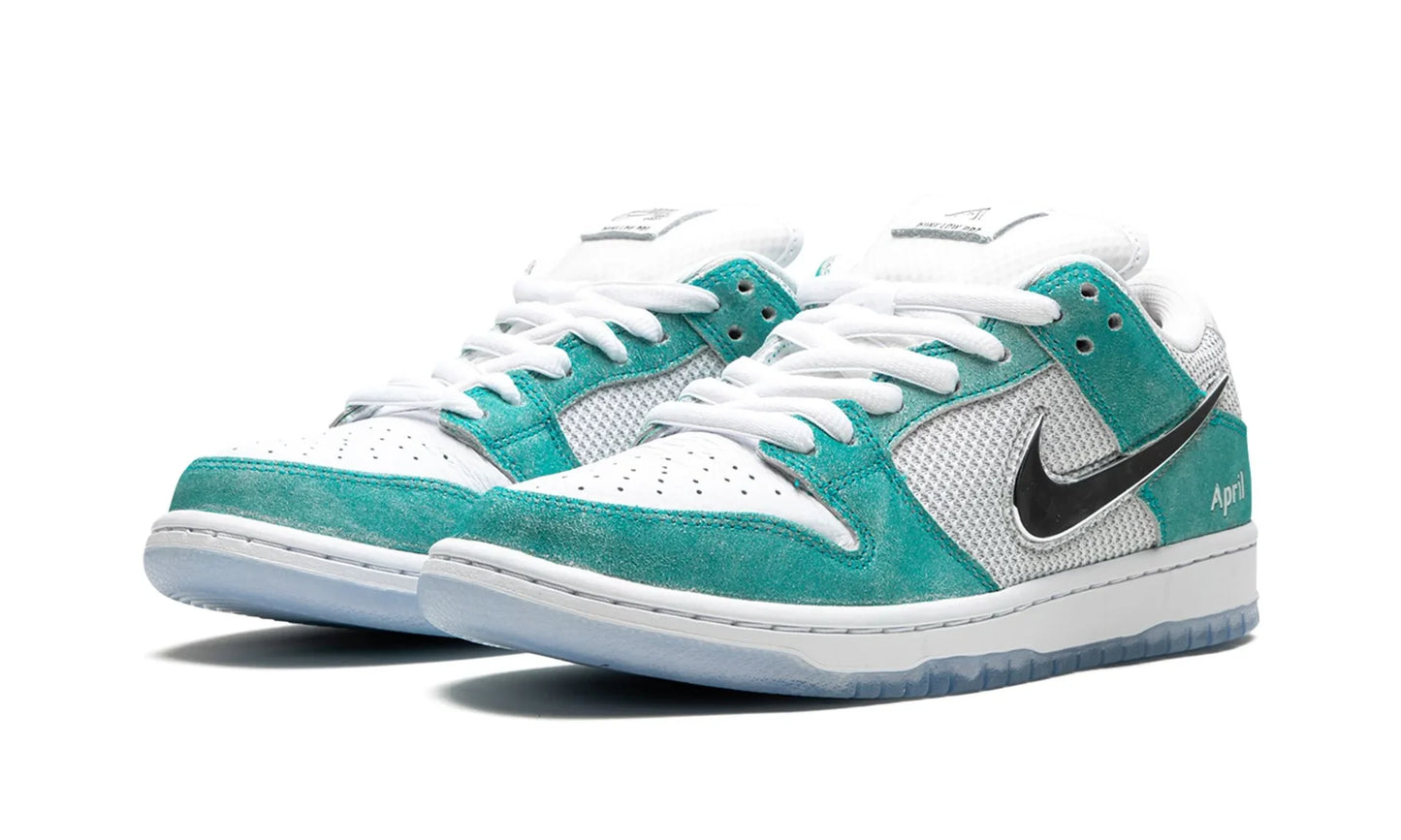 Nike x Jarritos SB Dunk Low 